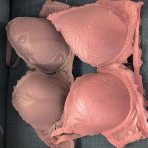 2-pack of bras